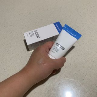 더마포레스트 모이스처라이징 아쿠아크림 / 수분크림 히알루론산 펩타이드 보습 미백 주름개선 — 4점을 준 리뷰어가 2021년 6월 올린 사용 사진