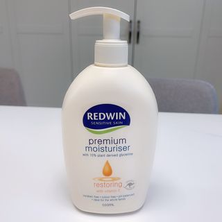 H365 Redwin Premium Moisturiser 레드윈 프리미엄 모이스춰라이저 500ml — 5점을 준 리뷰어가 2021년 4월 올린 사용 사진