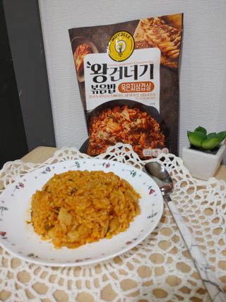 한성기업 무볼레 왕건더기 볶음밥 묵은지삼겹살 — 5점을 준 리뷰어가 2021년 10월 올린 사용 사진