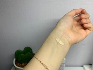 바르셀 톤업선크림 미백 메이크업베이스 CC크림 인텐시브 씨씨 젠 30ml — 5점을 준 리뷰어가 2021년 11월 올린 사용 사진