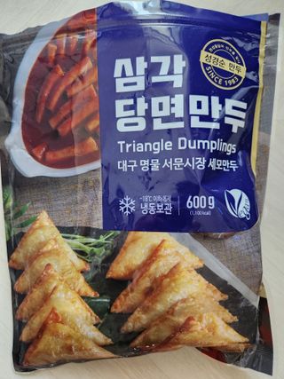 (주)성경순만두 곤약만두.콘치즈만두,삼각당면만두,당면 야끼만두,대구전통 납작만두,떡뽁이 매콤소스,달콤소스 — 5점을 준 리뷰어가 2023년 4월 올린 사용 사진