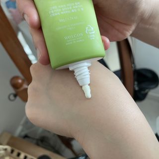 [후르디아] 겉보속촉 피지 컨트롤 청포도 선젤 — 5점을 준 리뷰어가 2023년 4월 올린 사용 사진