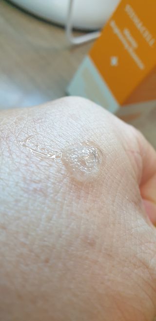 체르엠 스템앤셀 비타민 브라이트닝 에센스 30ml 1개 — 5점을 준 리뷰어가 2022년 1월 올린 사용 사진
