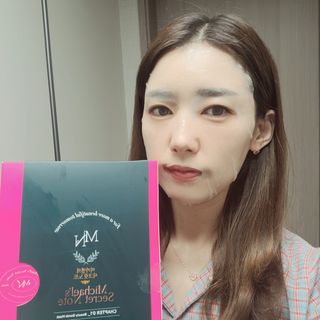 미카엘의 시크릿 노트 Chapter 1. 뷰티 밤 마스크 2box(1box,5매) — 5점을 준 리뷰어가 2022년 11월 올린 사용 사진