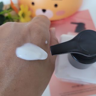 줄라이 모닝 _ JULY MORNING 줄라이모닝 하이드레이팅 퍼퓸드 바디앤핸드 에멀젼 — 5점을 준 리뷰어가 2021년 9월 올린 사용 사진