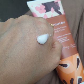 트리마이 주름개선 기능성의 퍼퓸 바디케어, 힐링 베리어 바디크림 3종 택1 — 5점을 준 리뷰어가 2022년 9월 올린 사용 사진