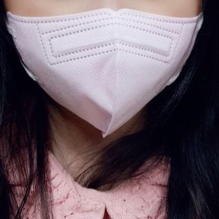 애니가드키즈 새부리형 KF94  5컬러 각 10매입 [화이트, 블랙, 크리미베이지, 코튼핑크, 그레이] 3-6세 — 5점을 준 리뷰어가 2022년 2월 올린 사용 사진