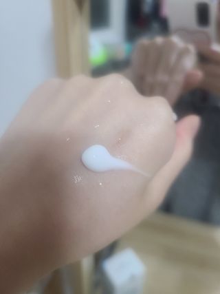 셀프 모이스처라이징 프로텍션 크림 셀프 모이스처라이징 프로텍션크림 — 5점을 준 리뷰어가 2022년 4월 올린 사용 사진