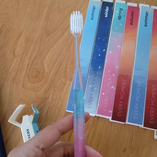에브리모먼트 에브리 모먼트 칫솔 Every moment toothbrush — 5점을 준 리뷰어가 2022년 2월 올린 사용 사진