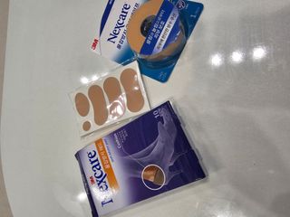 3M 넥스케어 물집방지쿠션테이프 1매 + 물집방지패드 10매 — 5점을 준 리뷰어가 2024년 4월 올린 사용 사진