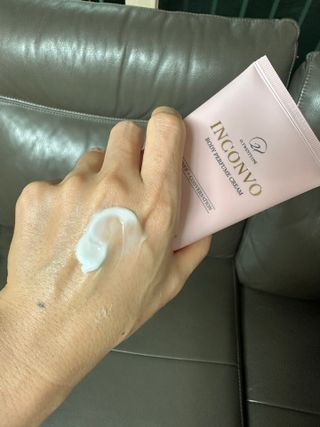오투에니원 인컨보 바디 퍼퓸 크림 200ml — 3.5점을 준 리뷰어가 2023년 2월 올린 사용 사진