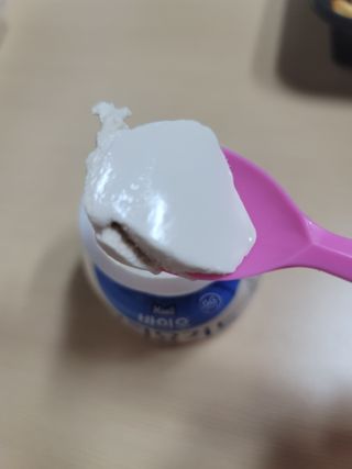 매일바이오 그릭요거트 오리지널 플레인 4개, 로스터리 커피믹스 4개 — 4점을 준 리뷰어가 2021년 12월 올린 사용 사진