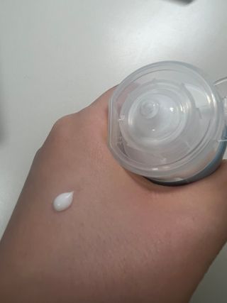 나우 [리브엠]피부 속부터 겹겹이, 촘촘하게! 워터핏8중 수분착붙 크림 — 5점을 준 리뷰어가 2025년 5월 올린 사용 사진