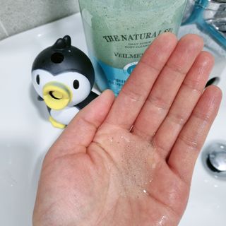 벨먼 내추럴스파 수분광채 스크럽 바디워시 600ml 5종 — 5점을 준 리뷰어가 2022년 5월 올린 사용 사진