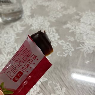 헬스업_쁘띠쁘띠석류콜라겐젤리_20g x 14포 — 4.5점을 준 리뷰어가 2021년 3월 올린 사용 사진