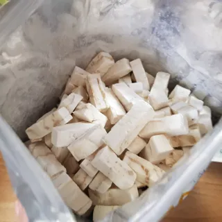 [펫시밀] 원물그대로 영양듬뿍 동결건조 왕북어트릿300g,왕치킨트릿400g,열빙어트릿300g 대용량 간식 — 4점을 준 리뷰어가 2023년 5월 올린 사용 사진
