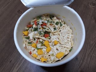 NISSIN 닛신 컵누들  4종 - 씨푸드오리지날, 씨푸드 스파이시, 씨푸드 커리, 씨푸드 XO소스 — 4점을 준 리뷰어가 2021년 11월 올린 사용 사진