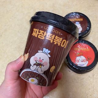 유비쿡 컵떡볶이 매운컵떡볶이2개/ 짜장컵떡볶이 2개  총 4개세트 — 4.5점을 준 리뷰어가 2021년 3월 올린 사용 사진