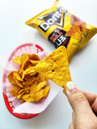 롯데제과 도리토스 양념치킨맛 — 5점을 준 리뷰어가 2021년 4월 올린 사용 사진