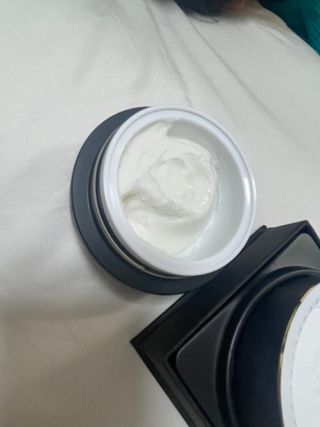 오투에니원 갈락토미세스 비타민 C 프리미엄 블랙스완 크림 50g — 4.5점을 준 리뷰어가 2022년 12월 올린 사용 사진