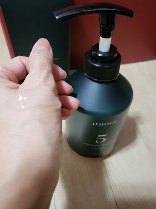 르핸스 퍼포밍 5 샴푸 비반트 포렛/베티버 포그 — 5점을 준 리뷰어가 2022년 12월 올린 사용 사진