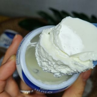 매일바이오 그릭요거트 오리지널 플레인 4개, 로스터리 커피믹스 4개 — 5점을 준 리뷰어가 2021년 12월 올린 사용 사진