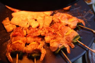 [다물꼬치] 삼겹새우롤꼬치 5개입 350g  + 데리야끼소스 120g + 매운고추소스 120g — 5점을 준 리뷰어가 2021년 12월 올린 사용 사진