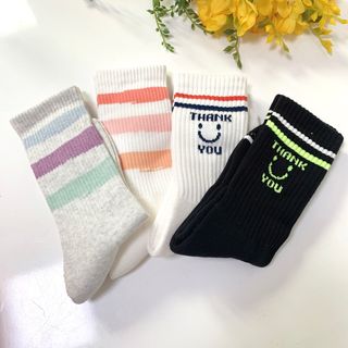 사이즈가 있는 양말 필로이 운동하기 좋은 날!_스포츠 크루 양말 4족 세트_남여 각각 (S,M,L)_컬러 랜덤 발송 — 5점을 준 리뷰어가 2022년 5월 올린 사용 사진