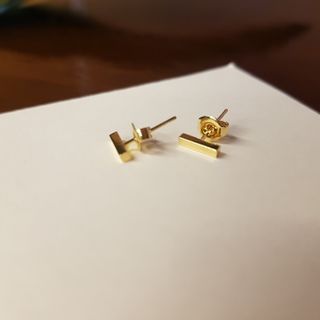 [골드앤디어]14k 미니 스틱 바 귀걸이_3color — 5점을 준 리뷰어가 2021년 6월 올린 사용 사진