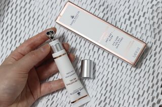 산수시 일루미네이팅 펄 영양 다크서클 스틱 아이 크림 케어 15ml — 5점을 준 리뷰어가 2021년 6월 올린 사용 사진