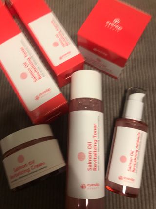 아이앤립 / EYENLIP 아이앤립 연어오일 리바이탈라이징 토너+앰플+크림 3종 세트 — 4점을 준 리뷰어가 2021년 6월 올린 사용 사진