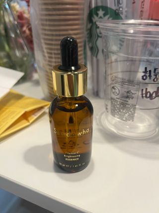 스킨큐어 산다화 비타민c 화이트닝 에센스 30ml — 2점을 준 리뷰어가 2024년 1월 올린 사용 사진