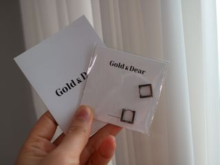 [골드앤디어] 14K 사각 네모 원터치 귀걸이_3color — 5점을 준 리뷰어가 2021년 6월 올린 사용 사진