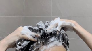 닥터시드 페퍼민트 앤 레몬 비건 비듬케어 쿨 탈모 샴푸 (1000ml) — 4점을 준 리뷰어가 2024년 2월 올린 사용 사진