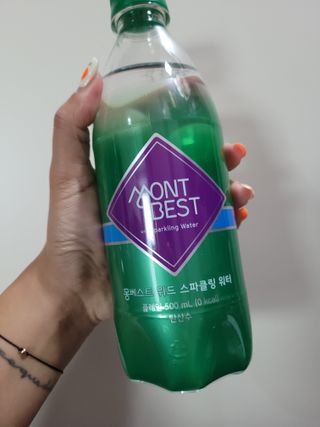 몽베스트 Montbest with Sparkling water Plain 20병 — 4.5점을 준 리뷰어가 2021년 11월 올린 사용 사진