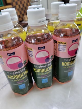 더그레잇티 콤부차 [매일유업] 더그레잇티 44kcal 콤부차 300ml *12개입 (오리지널 6개+베리리치 6개) — 4점을 준 리뷰어가 2023년 7월 올린 사용 사진