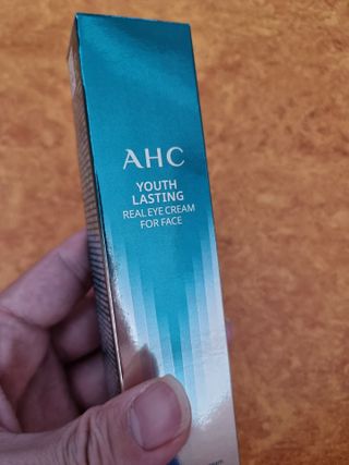 [NEW 탄력유턴 아이크림] AHC 유스 래스팅 리얼 아이크림 포 페이스 — 4.5점을 준 리뷰어가 2021년 3월 올린 사용 사진
