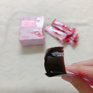 헬스업_쁘띠쁘띠석류콜라겐젤리_20g x 14포 — 4점을 준 리뷰어가 2021년 3월 올린 사용 사진