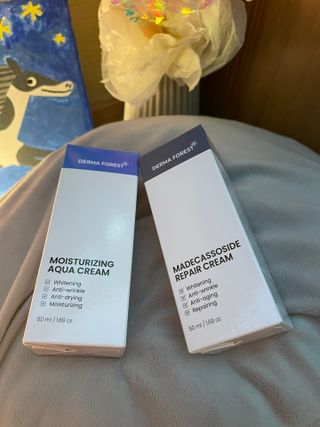 더마포레스트 마데카소사이드 리페어 크림,  모이스처라이징 아쿠아크림 — 5점을 준 리뷰어가 2021년 8월 올린 사용 사진