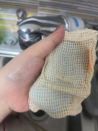 (인스타X) 윌라이프 아이스 멘톨(자사몰) 클린 샤워바 샴푸바 150g+거품망 — 5점을 준 리뷰어가 2024년 7월 올린 사용 사진