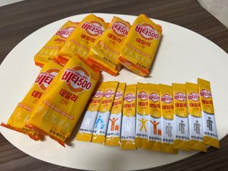 광동생활건강 [광동] 비타500데일리스틱 70포+쇼핑백+구미3개 — 5점을 준 리뷰어가 2021년 12월 올린 사용 사진