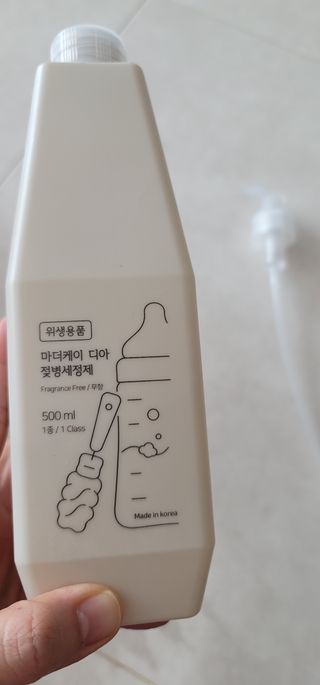 마더케이 디아 프리미엄 젖병세정제 500ml 액상형/무향 — 5점을 준 리뷰어가 2021년 12월 올린 사용 사진