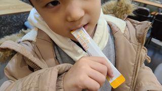 [이뮤니티플러스]우리아이 면역오키, 건강오키 _ 키즈오키 어린이홍삼 10포 1box — 4점을 준 리뷰어가 2022년 1월 올린 사용 사진
