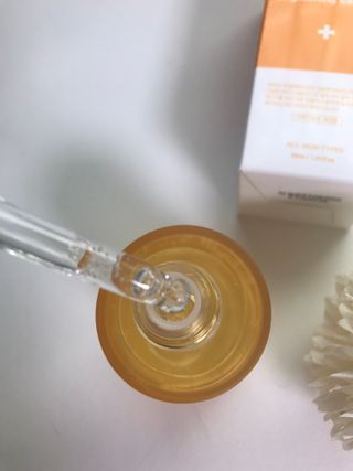 체르엠 스템앤셀 비타민 브라이트닝 에센스 30ml 1개 — 4.5점을 준 리뷰어가 2022년 2월 올린 사용 사진