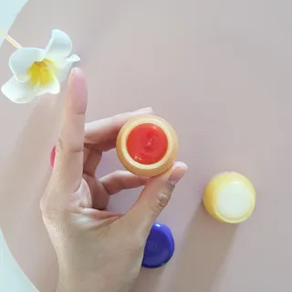 [후르디아] 올리브영 꿀과즙 립밤 2종 (블루베리/석류) — 5점을 준 리뷰어가 2022년 10월 올린 사용 사진