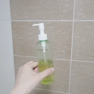 스킨큐어 산다화 순한 클렌징 동백 오일 200ml — 5점을 준 리뷰어가 2023년 4월 올린 사용 사진