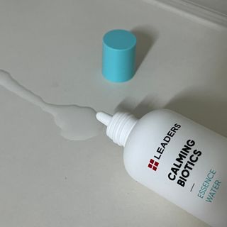 리더스코스메틱 리더스 카밍 바이오틱스 에센스 워터 — 5점을 준 리뷰어가 2022년 5월 올린 사용 사진