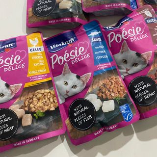 비타크래프트 포에시 델리스 고양이 파우치 85g 9가지맛 1팩씩 — 4.5점을 준 리뷰어가 2021년 8월 올린 사용 사진