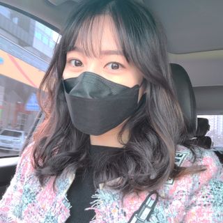 위케어 KF94 마스크 숨쉬기편한 귀안아픈마스크 국산원부자재 사용 식약처 승인 마스크 — 5점을 준 리뷰어가 2021년 3월 올린 사용 사진
