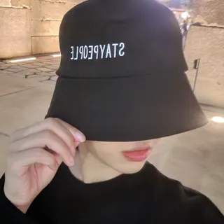 [스테이피플] STAYPEOPLE BUCKET HAT (BLACK) — 5점을 준 리뷰어가 2022년 9월 올린 사용 사진